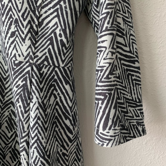 CAbi | Zig Zag Jacket Size S Style# 3034 - Picture 12 of 16